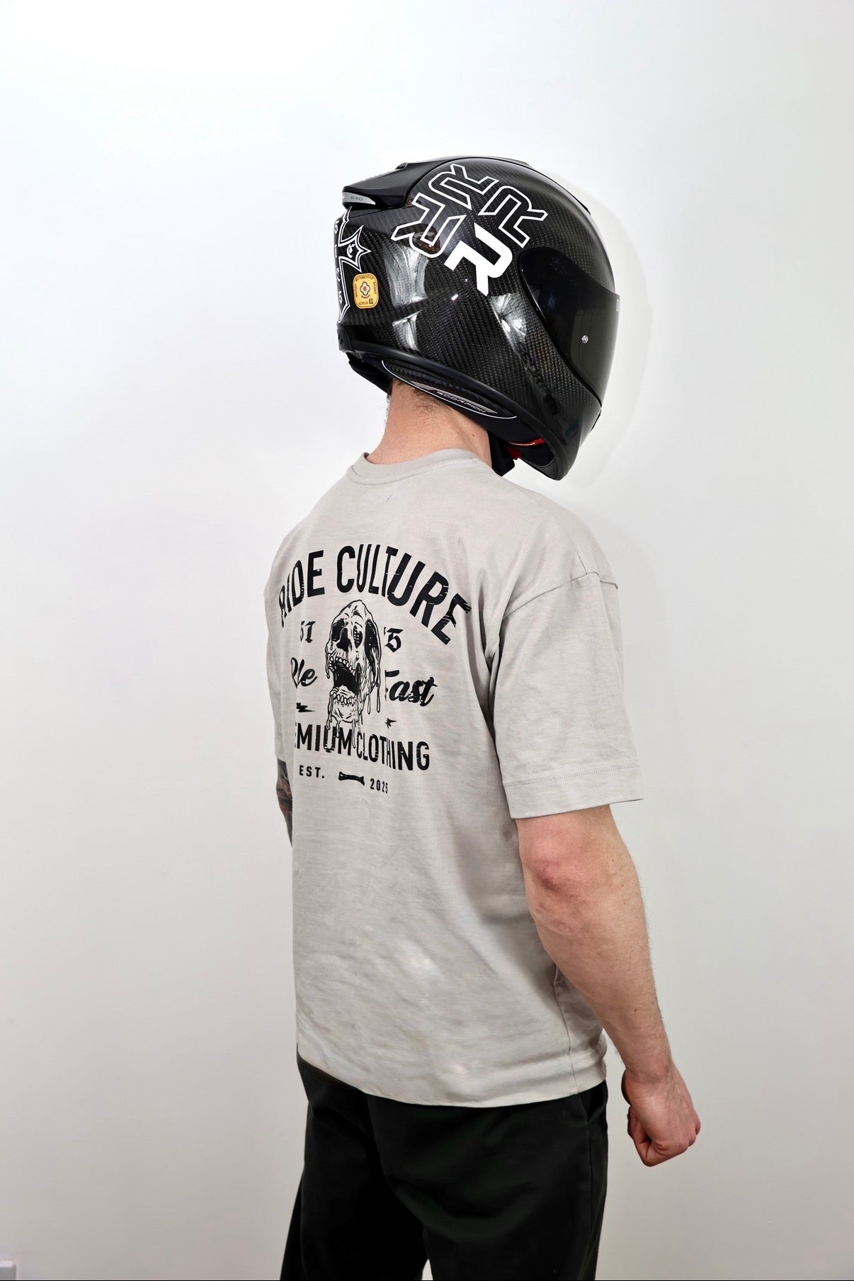 DECAY - Casual Fit Tee