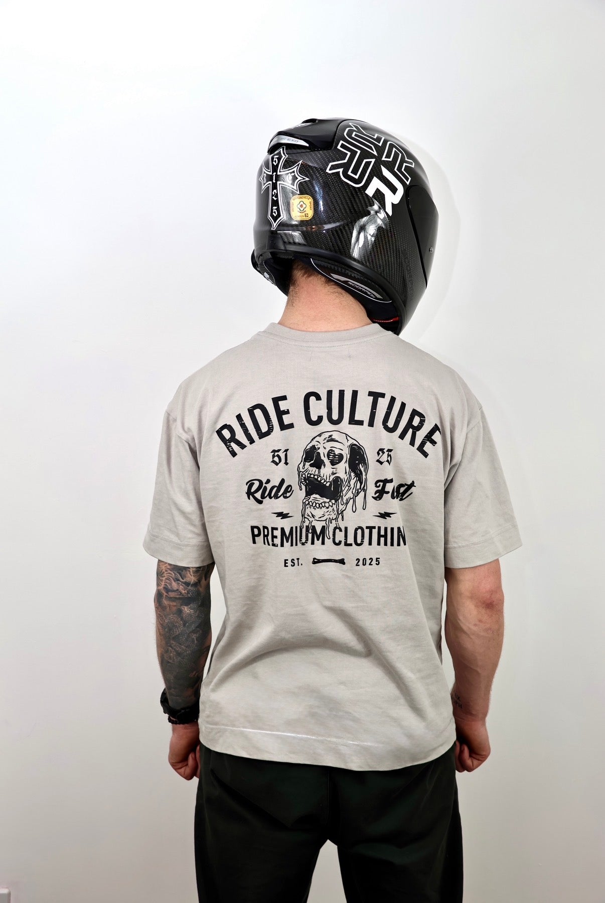 DECAY - Casual Fit Tee